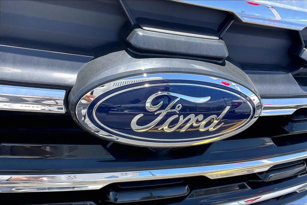 New 2026 Space White Metallic Ford Active image 33