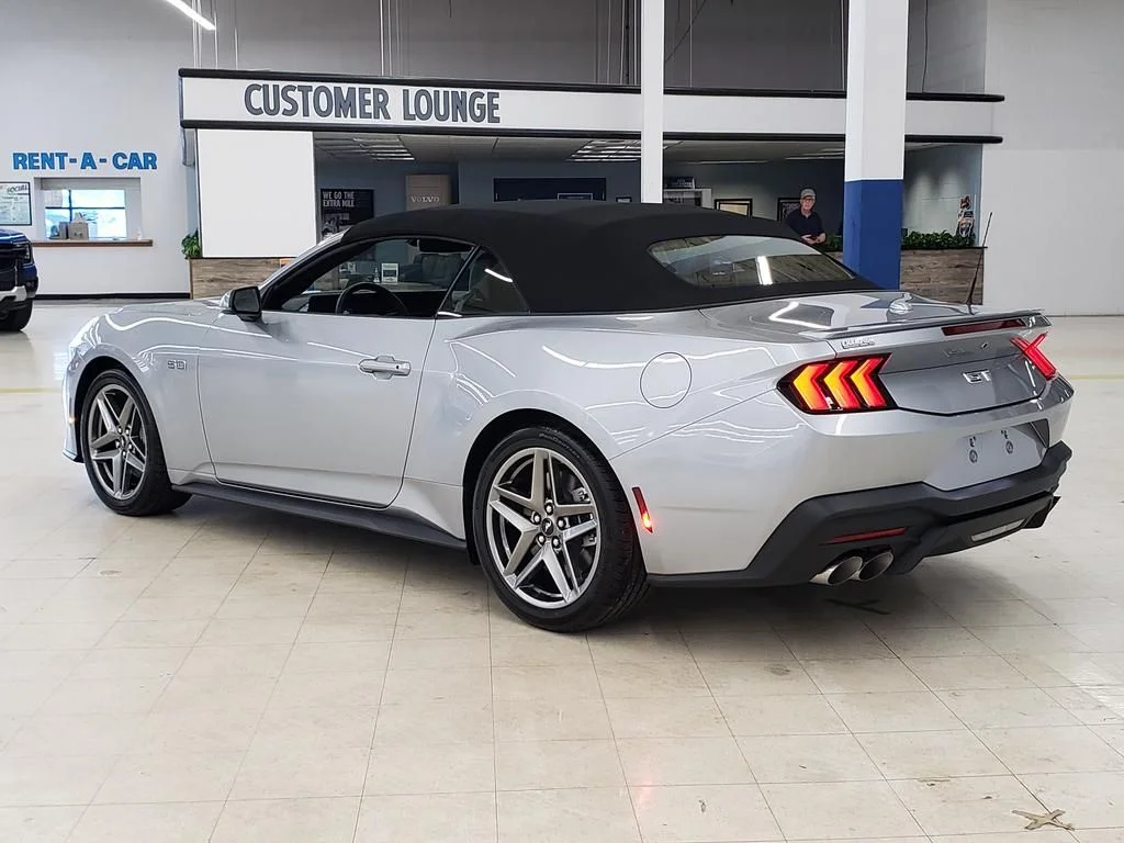 2025 Ford Mustang GT Premium - Photo 6