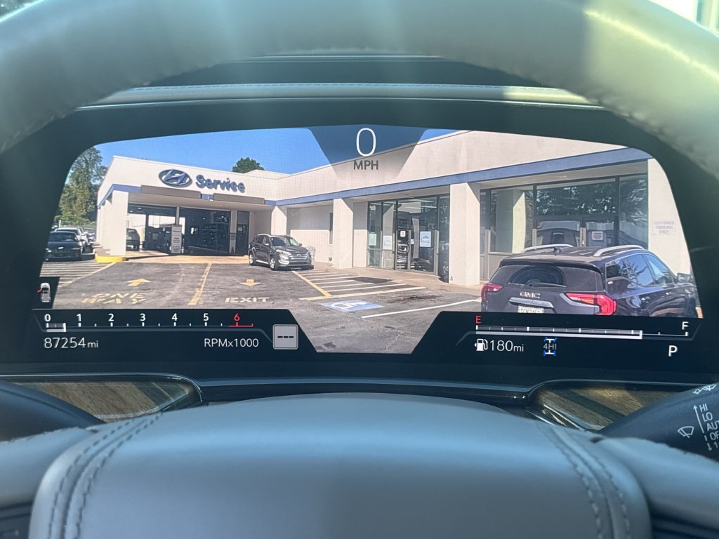 Used 2021 White Cadillac Sport Platinum image 31