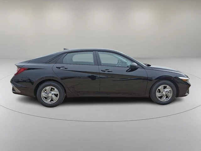 New 2026 Black Hyundai SE image 8