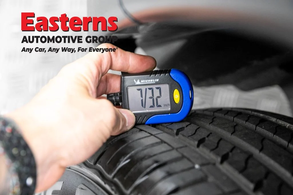 Used 2022 Silver Jeep Latitude image 30