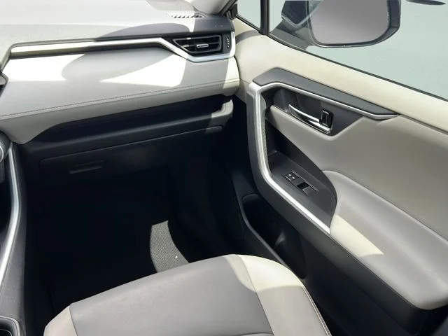 Used 2021 Gray Toyota XLE Premium image 13