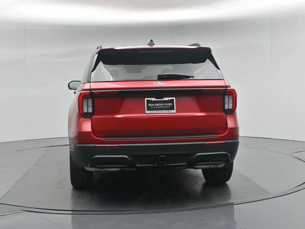New 2026 Rapid Red Metallic Tinted Clearcoat Ford ST-Line image 28