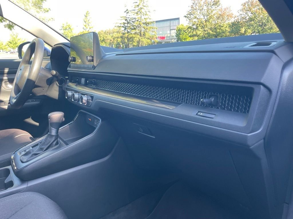 2025 Honda CR-V LX - Photo 19