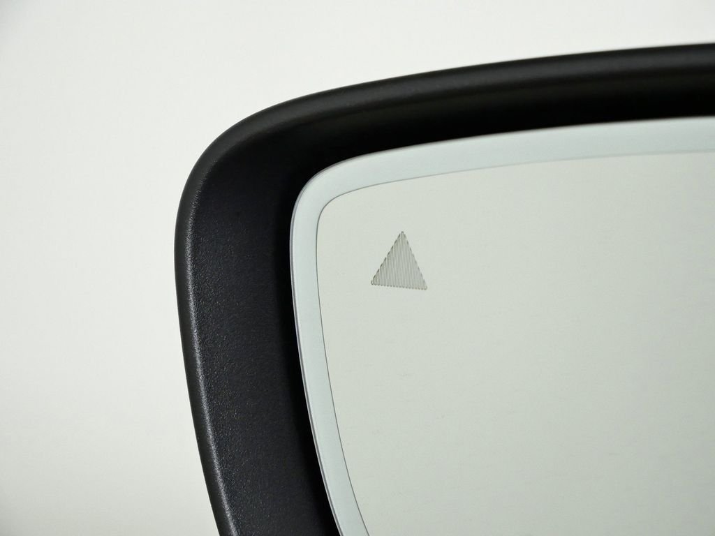 2026 BMW 3 Series 330i - Photo 36