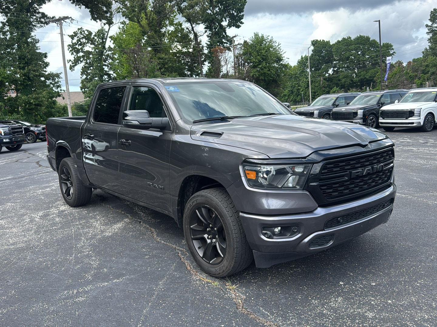2023 RAM 1500 Big Horn/Lone Star 4x4 Crew Cab 5'7's photo