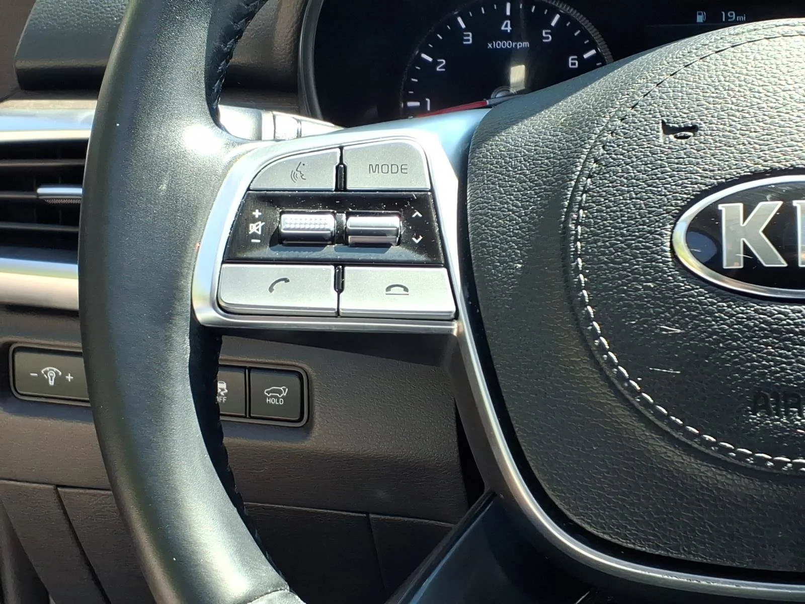 Used 2021 Glacial White Pearl Kia EX image 20