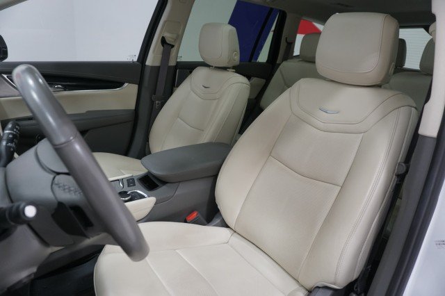 Used 2025 WHITE Cadillac FWD Premium Luxury image 21