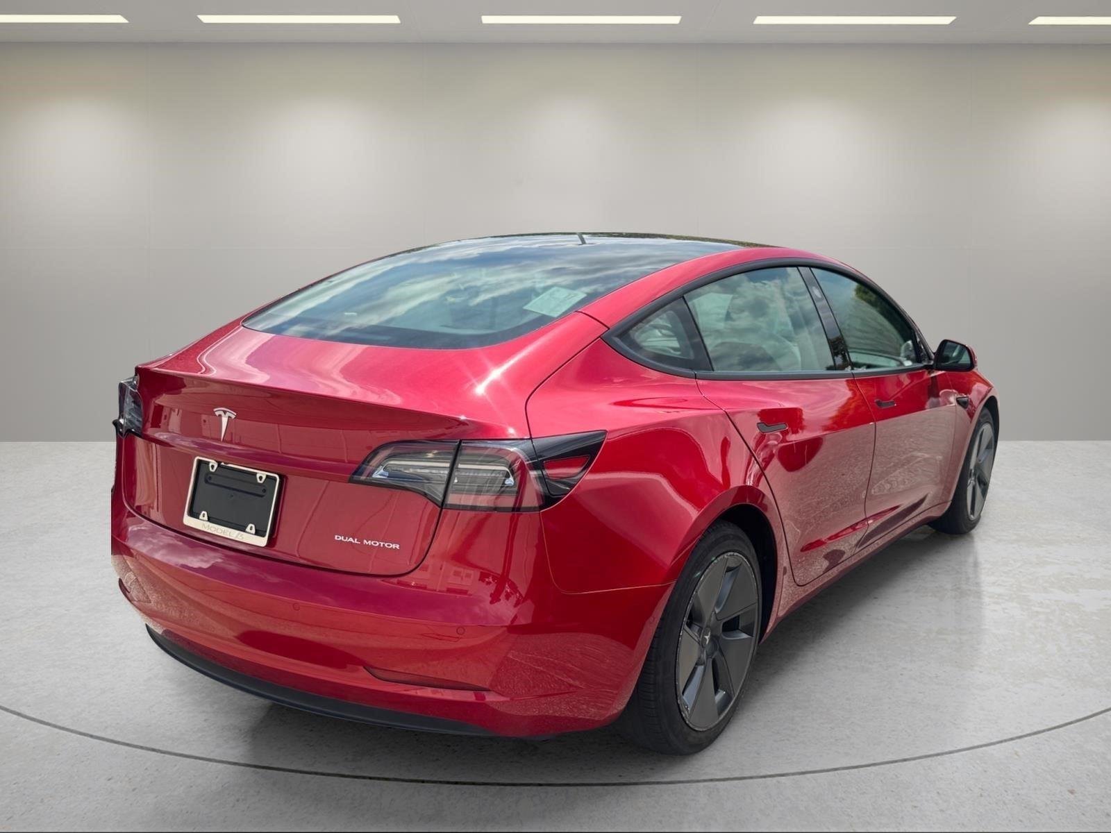 Used 2022  Tesla Long Range image 13