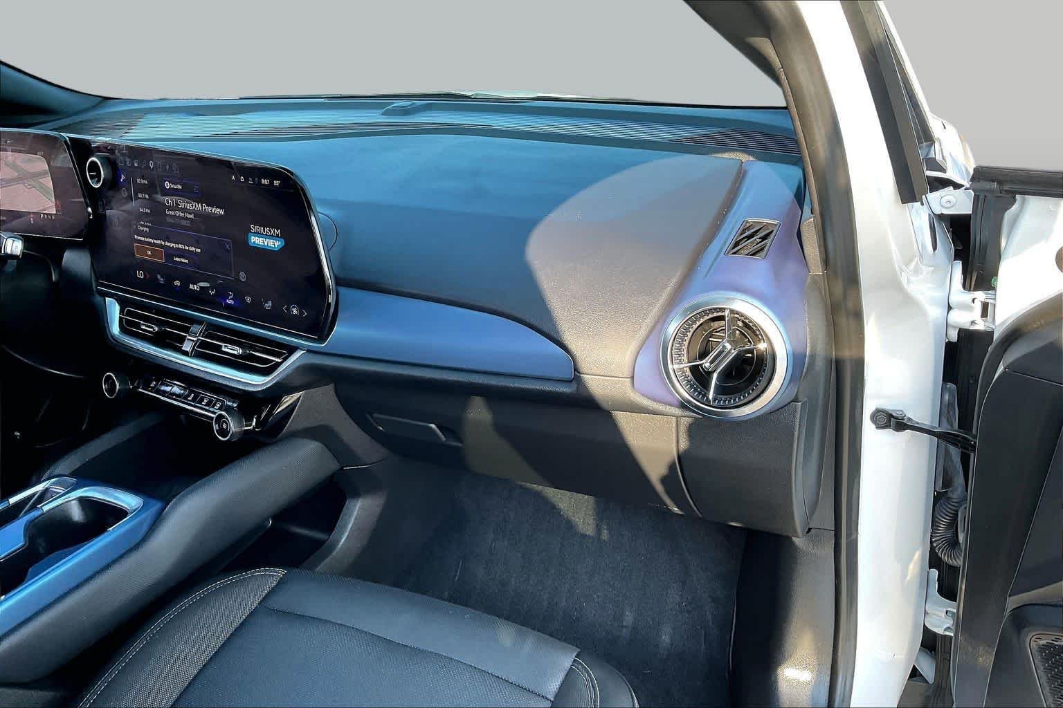 Used 2024 Iridescent Pearl Tricoat Chevrolet LT image 17