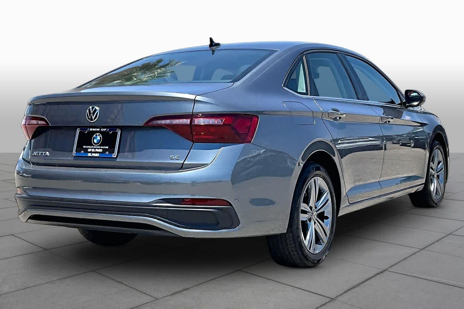 Used 2024 Platinum Gray Metallic Volkswagen SE image 12
