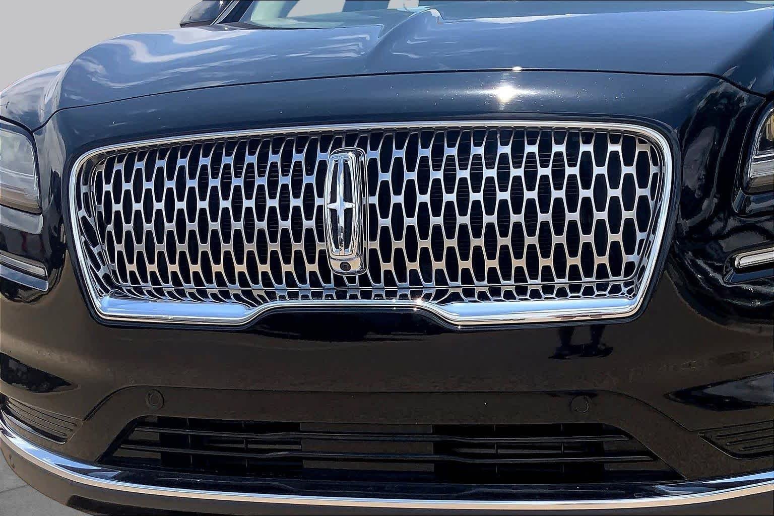 Used 2023 Infinite Black Metallic Clearcoat Lincoln Reserve image 30