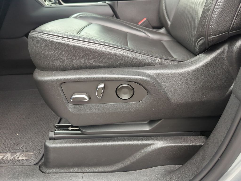 Used 2023 Silver GMC Denali image 12