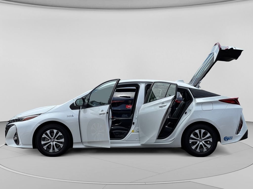 Used 2021 Pearl Toyota Limited image 28