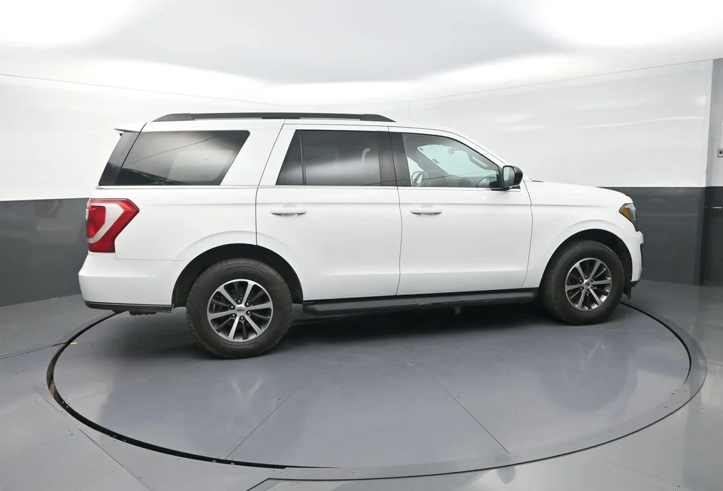 Used 2020 White Ford XL image 12