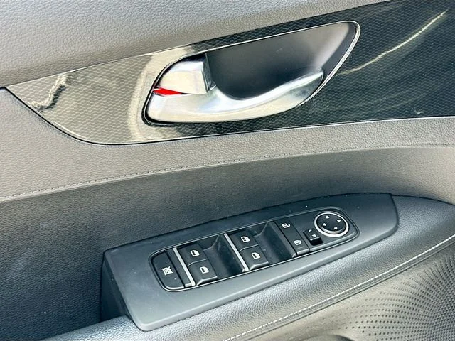 Used 2023 White Kia GT-Line image 18