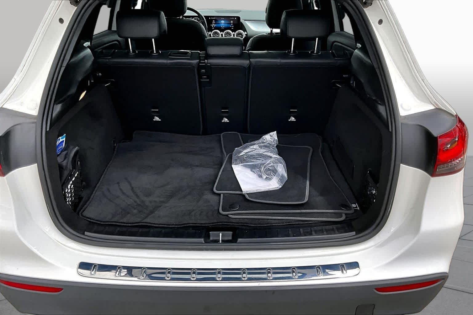 Used 2023 Polar White Mercedes-Benz GLA 250 image 37