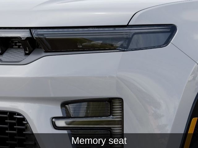 New 2026 Bright White Clear-Coat Exterior Paint Jeep Limited Reserve image 11