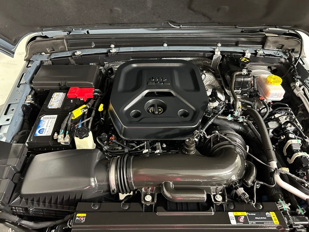 Used 2025 Gray Jeep Sport S image 21