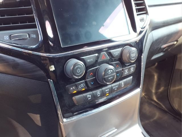 Used 2019 Gray Jeep Altitude 4x4 image 8
