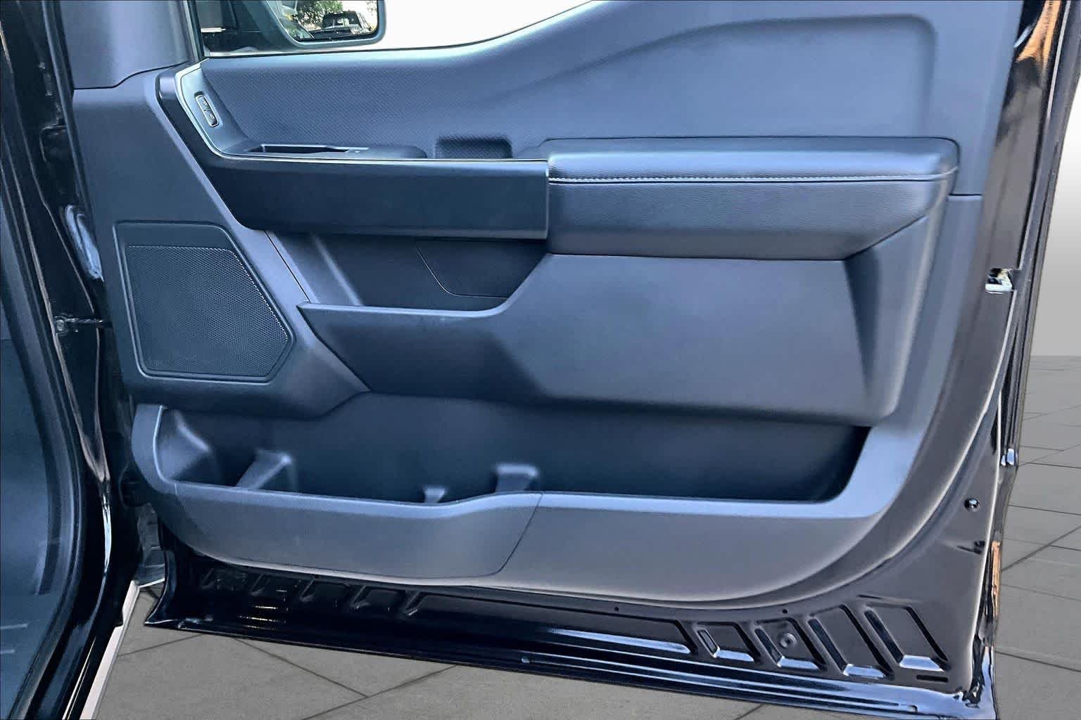 Used 2023 Agate Black Metallic Ford XL image 23