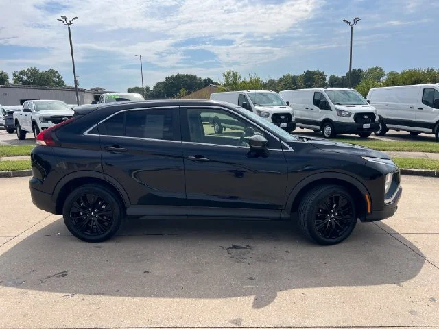 Used 2022  Mitsubishi LE image 8