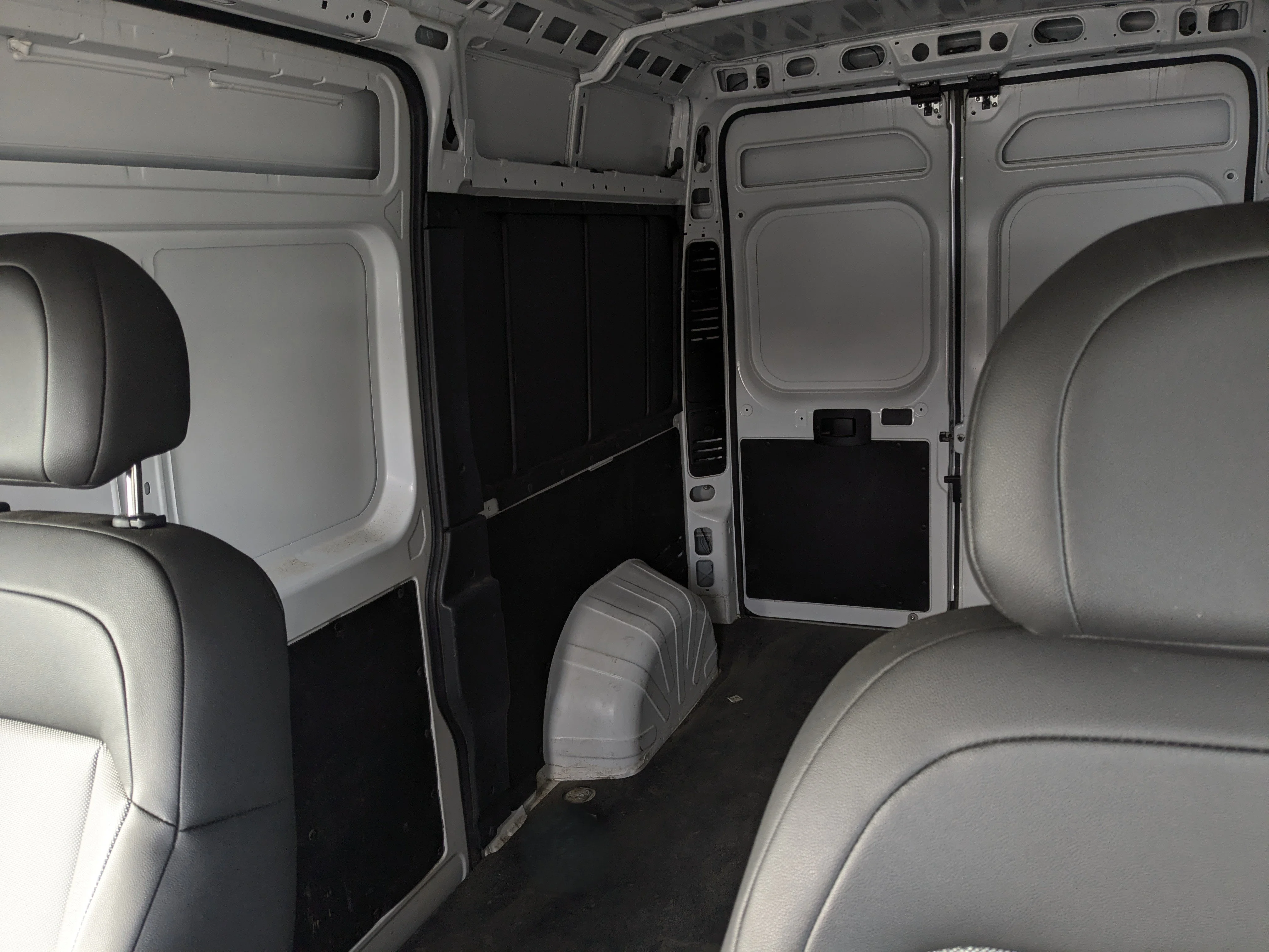 Used 2025 White RAM Tradesman  - 2500 High Roof 136 WB w/Pass Seat image 24