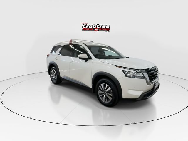 Used 2023 White Nissan SL image 9