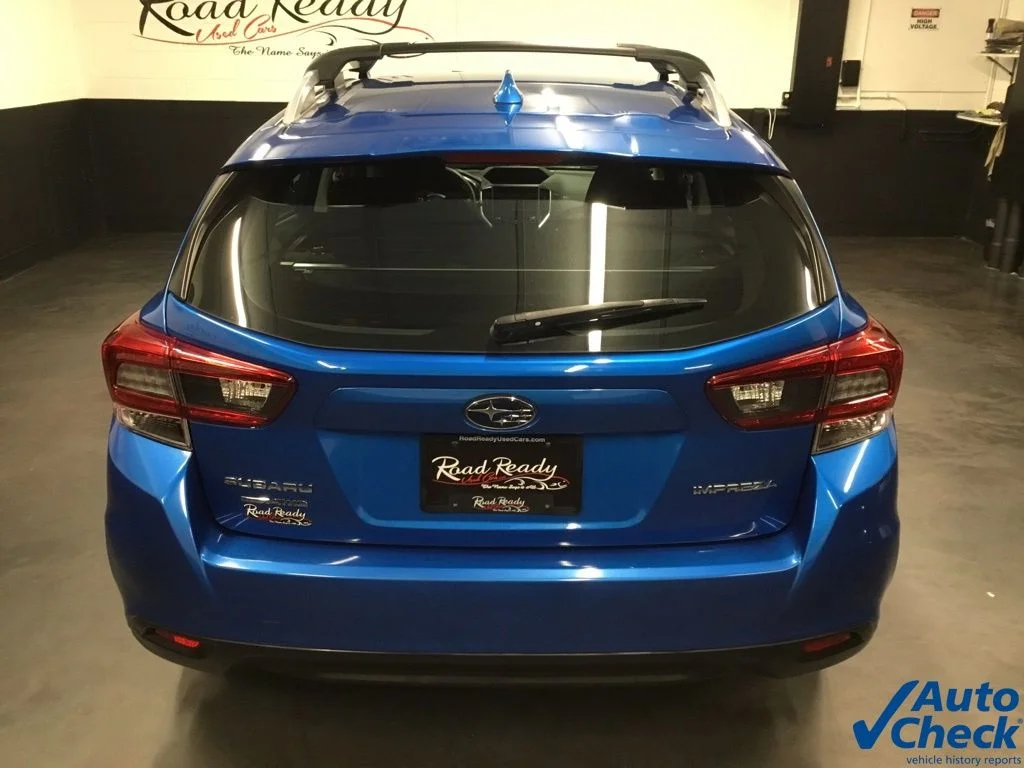 Used 2020 Blue Subaru Premium image 9