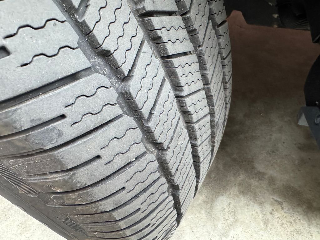 Certified Used 2022 Gray Ford XLT image 33