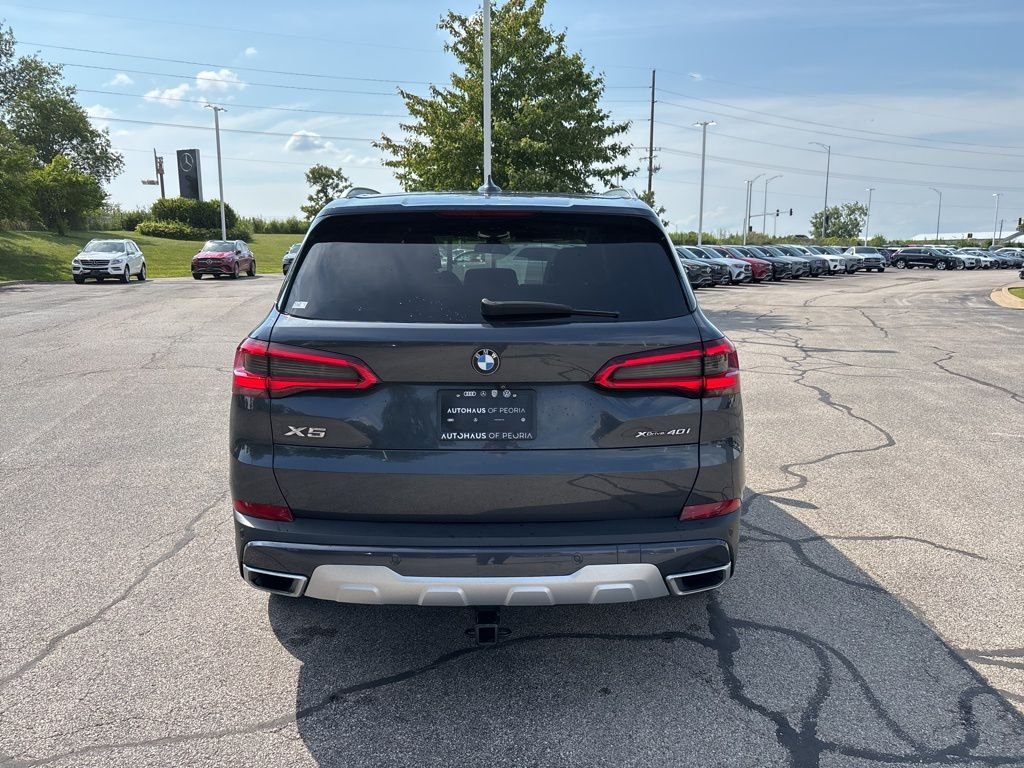 Used 2019 Gray BMW xDrive40i image 21