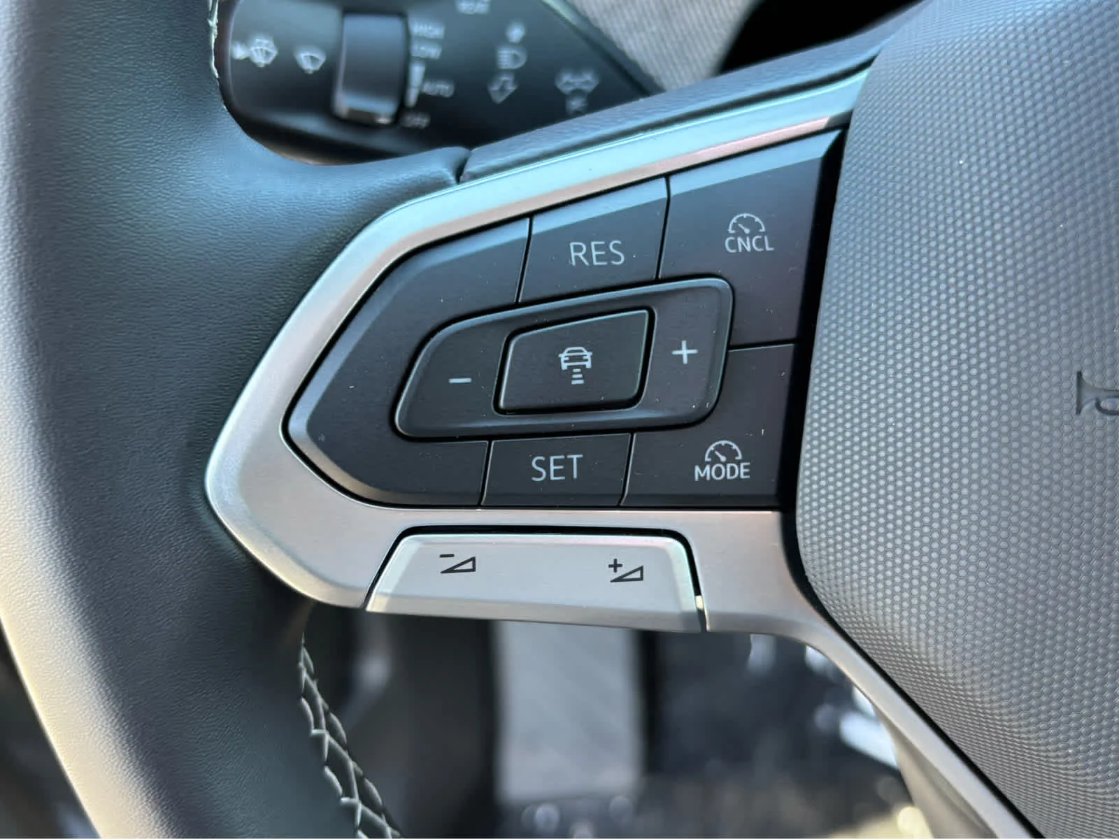 New 2026 PLATINUM GRAY Volkswagen S image 8