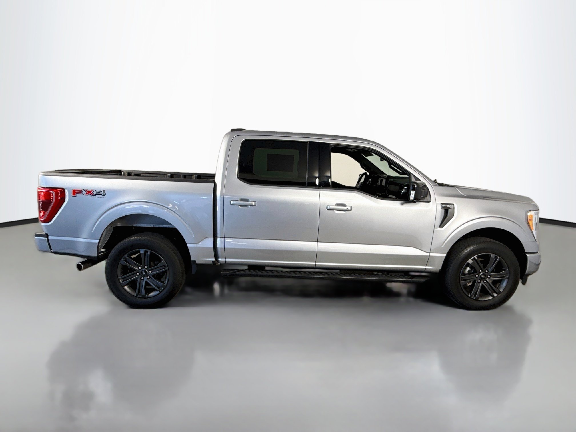 Used 2023 Iconic Silver Metallic Ford XLT image 8
