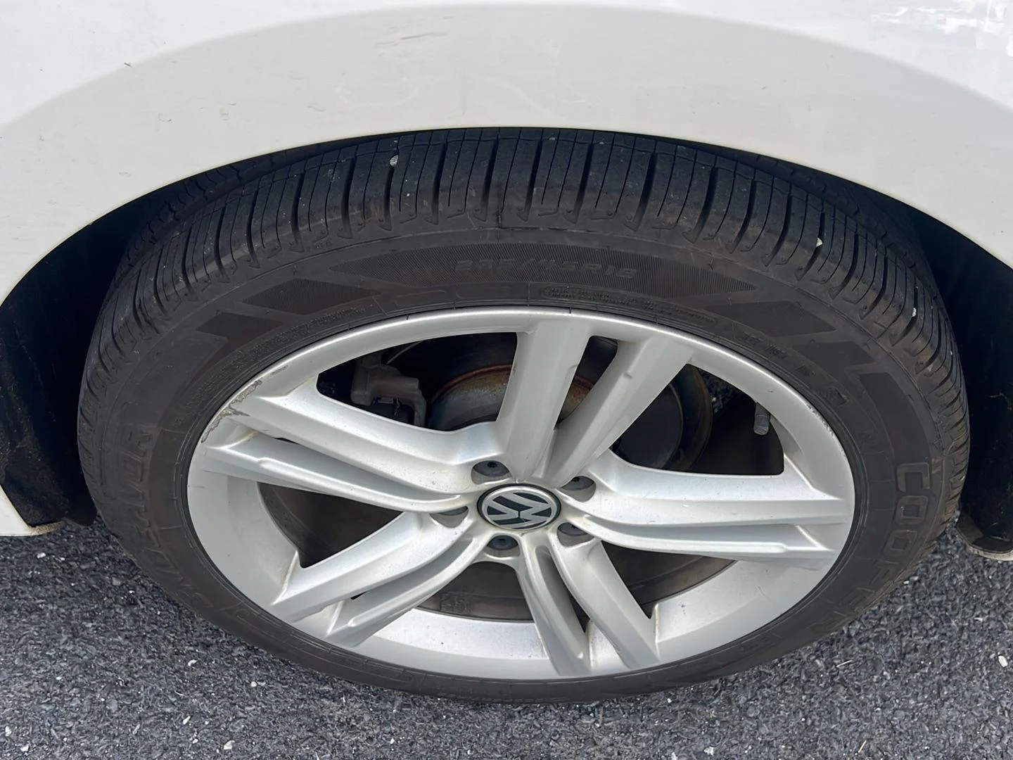 Used 2013 Candy White Volkswagen TDI SE w/Sunroof & Nav image 9