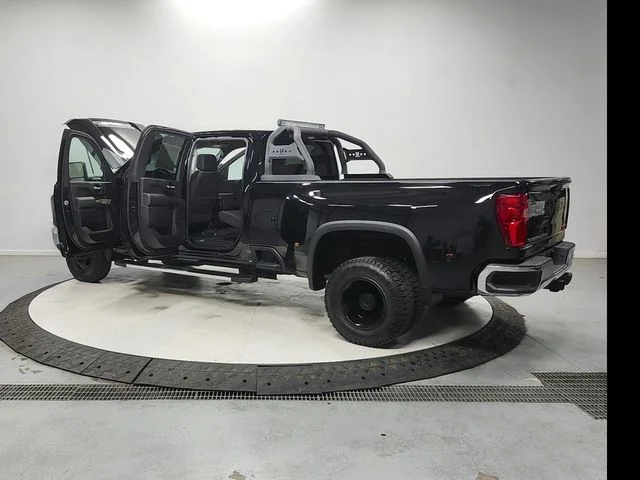 Used 2022 Black Chevrolet LT image 13