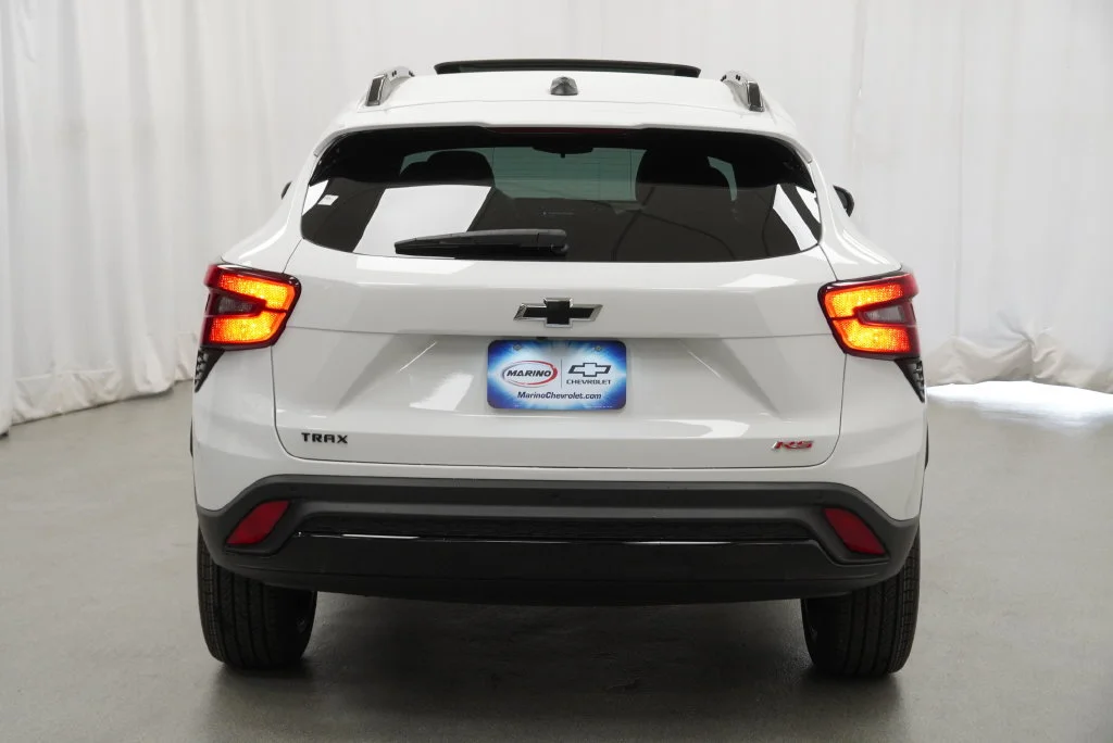 New 2026 Summit White Chevrolet 2RS image 15