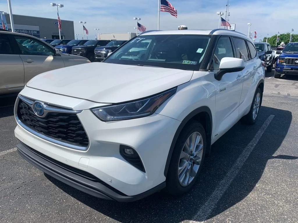Used 2020 White Toyota Limited image 6