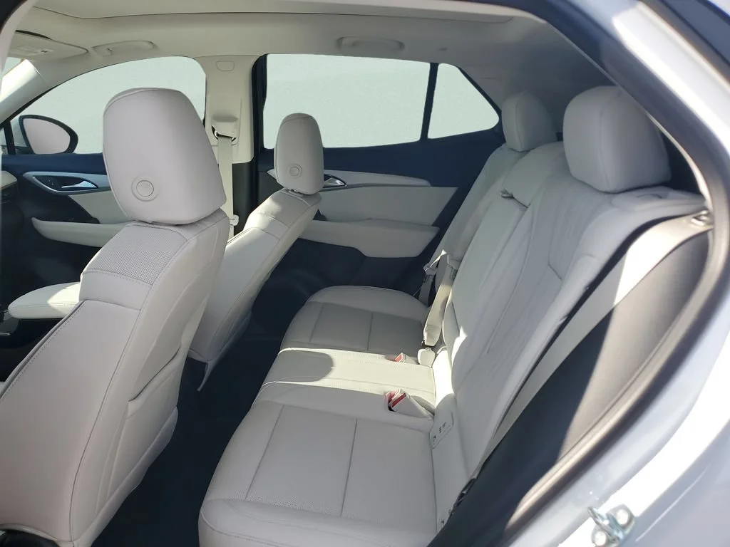 New 2026 Iridescent White Tricoat Buick Avenir image 10