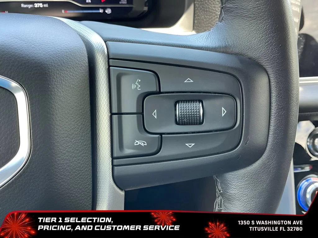 Used 2022 White Frost Tricoat GMC Denali image 35