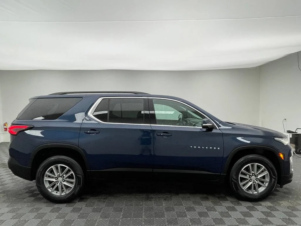 Used 2023 Northsky Blue Metallic Chevrolet LT Cloth image 7