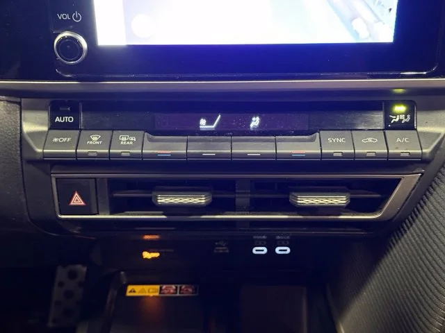 Used 2025  Toyota SE image 29