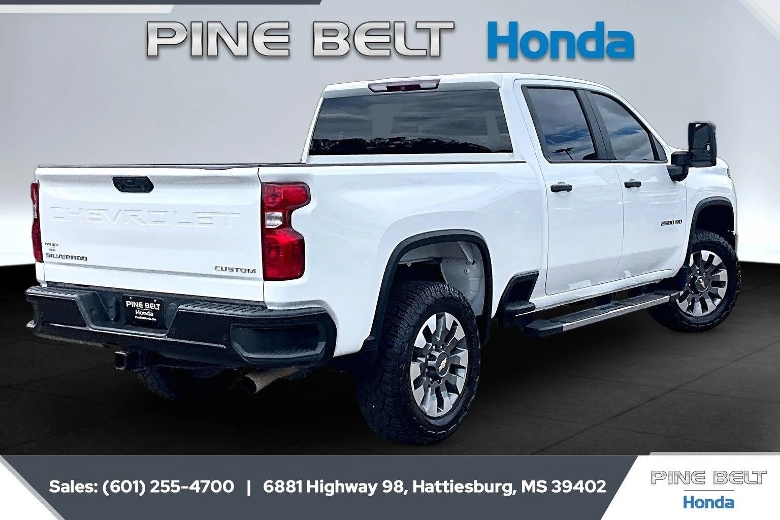 Used 2024 Summit White Chevrolet Custom image 10