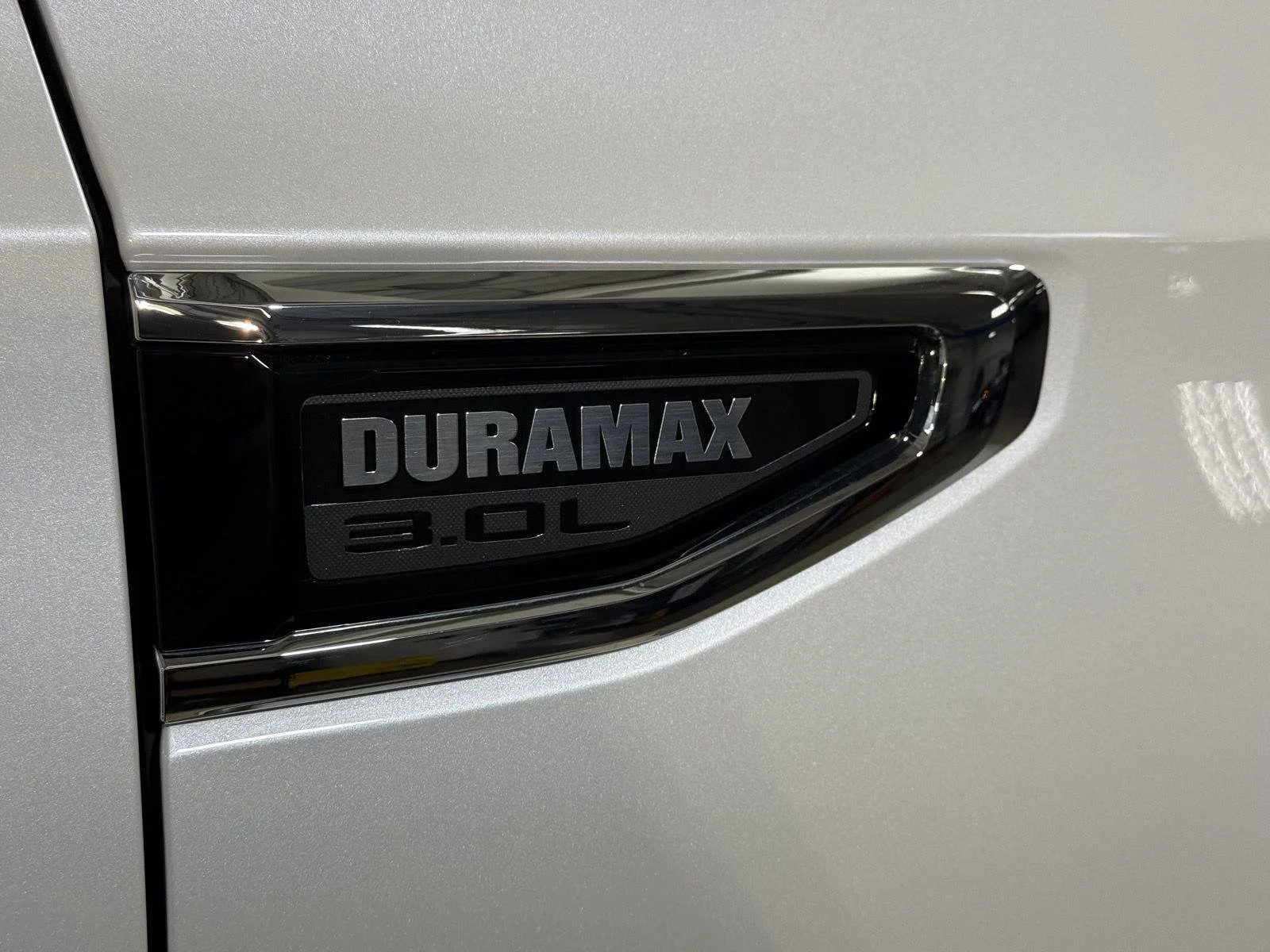 Used 2021 White GMC SLT image 22