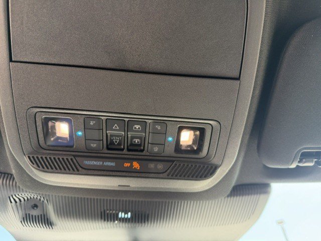 Used 2025 Black Metallic Ford Platinum image 18