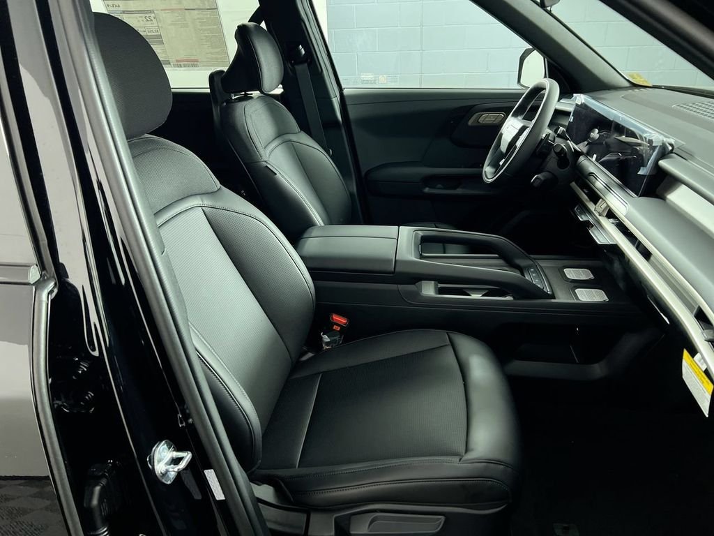 New 2027 Ebony Black Kia S image 29