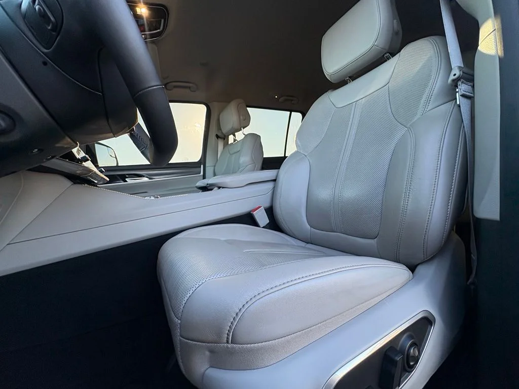 Used 2023 Silver Jeep Series II image 12