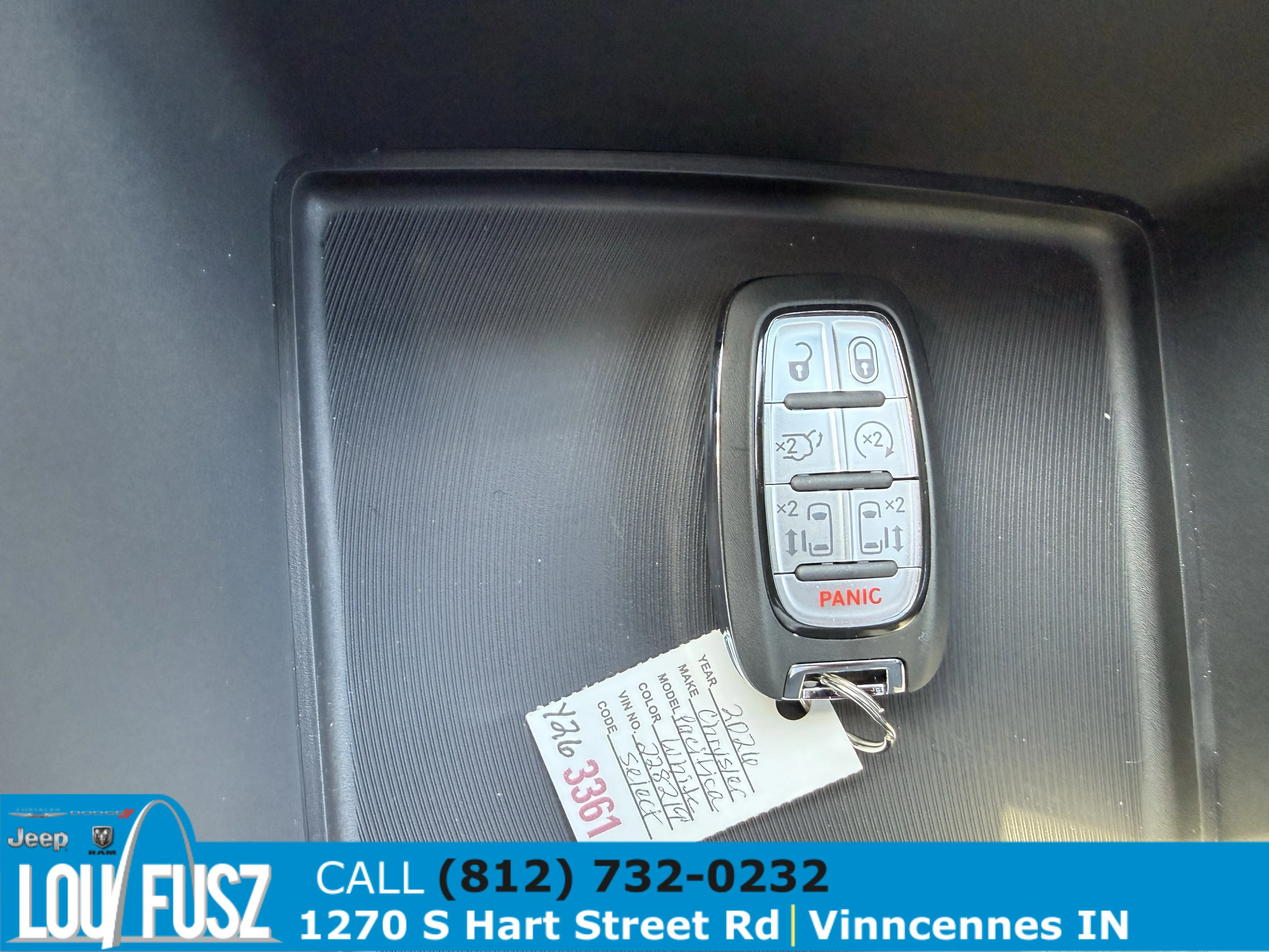 New 2026 Bright White Clear-Coat Exterior Paint Chrysler Select image 25