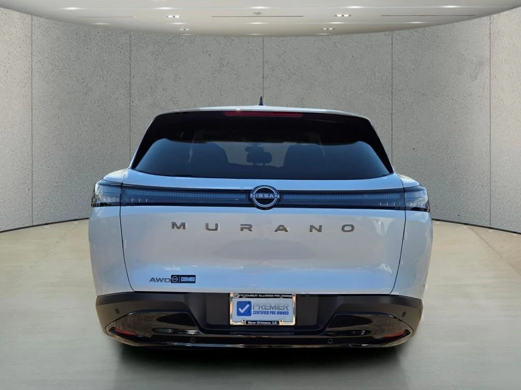 Used 2025 White Pearl Nissan SV image 4