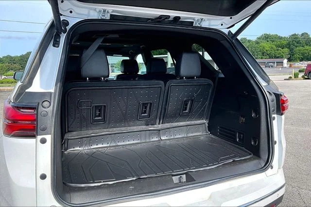 Used 2023 Beige Chevrolet High Country image 31