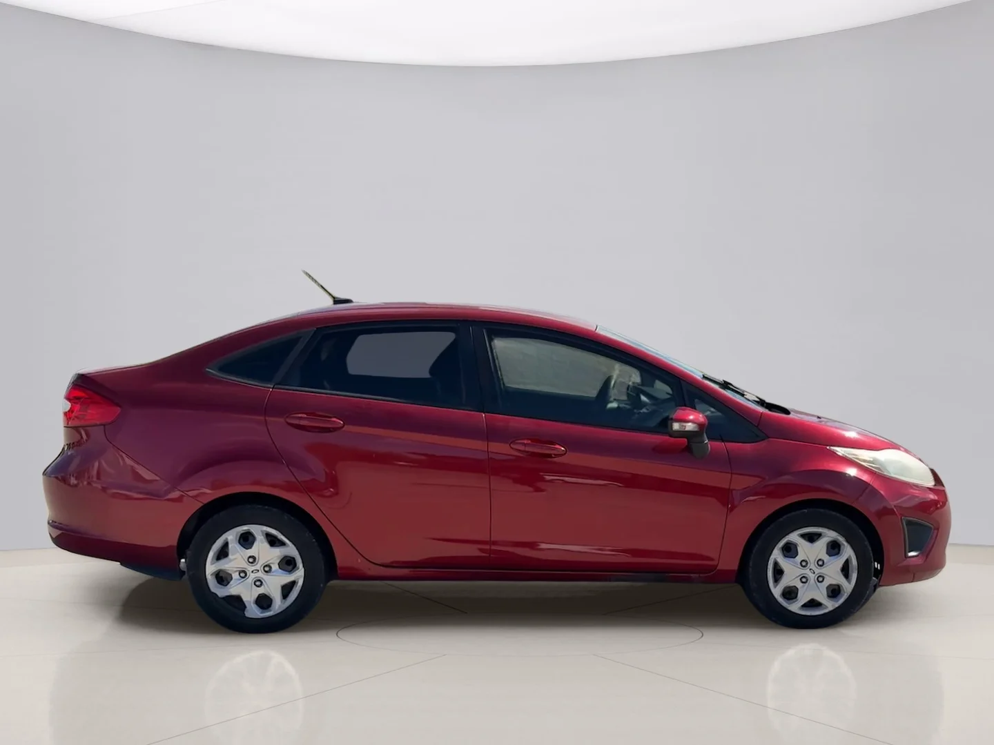 Used 2013 Red Ford SE image 6